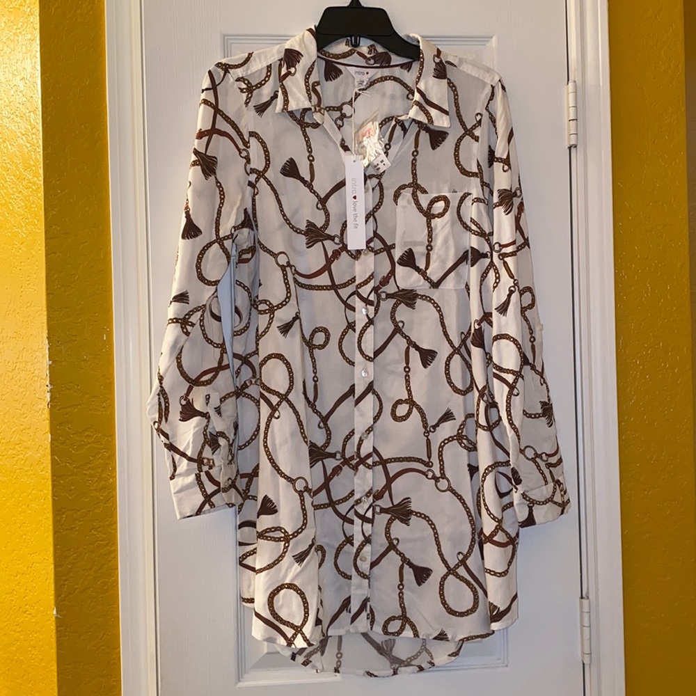 NWT top size M by Intro